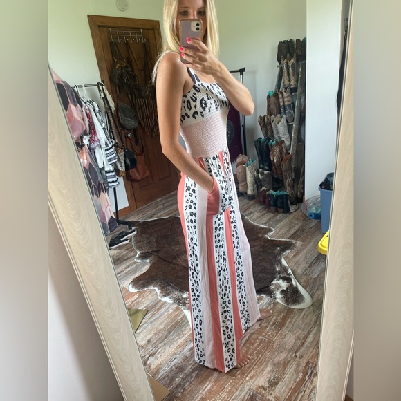 Leopard stripe smocked jumpsuit - Picture 3 of 4